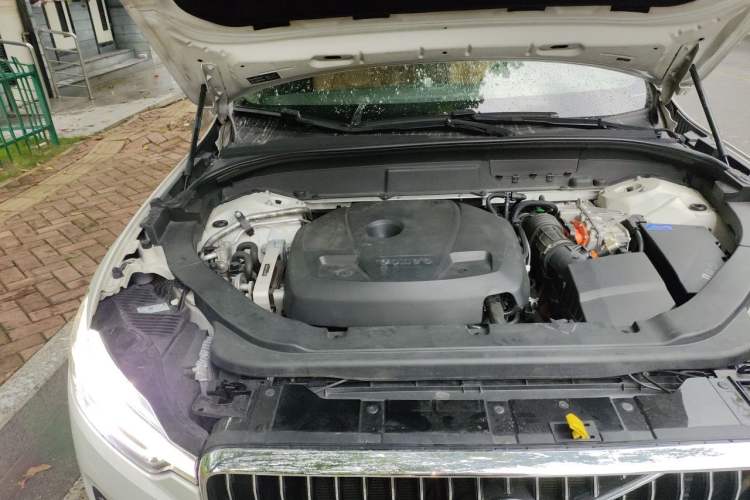 Used Volvo XC60 New Energy 2019 T8 E-Drive Hybrid Prestige Luxury Version China V Standard Engine Bay Right
