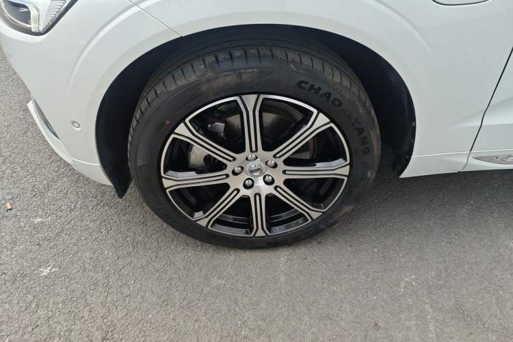 Used Volvo XC60 New Energy 2019 T8 E-Drive Hybrid Prestige Luxury Version China V Standard Exterior 4