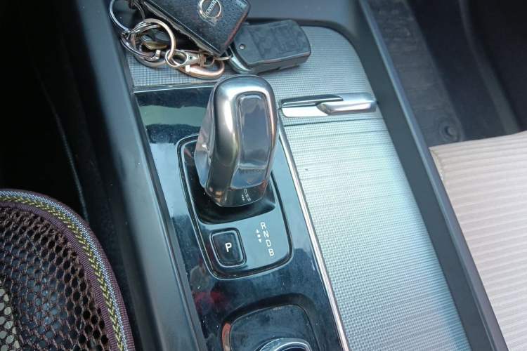 Used Volvo XC60 New Energy 2019 T8 E-Drive Hybrid Intelligent Luxury Sport Edition China V Standard Gear Lever