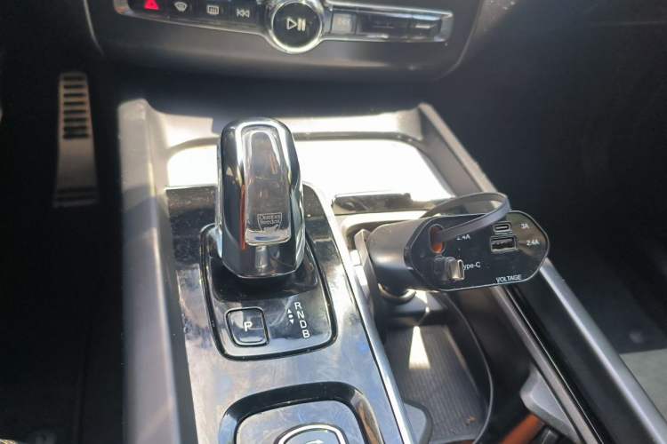 Used Volvo XC60 New Energy 2019 T8 E-Drive Hybrid Prestige Luxury Version China V Standard Gear Lever