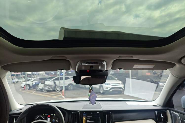 Used Volvo XC60 New Energy 2019 T8 E-Drive Hybrid Prestige Luxury Version China V Standard Headliner