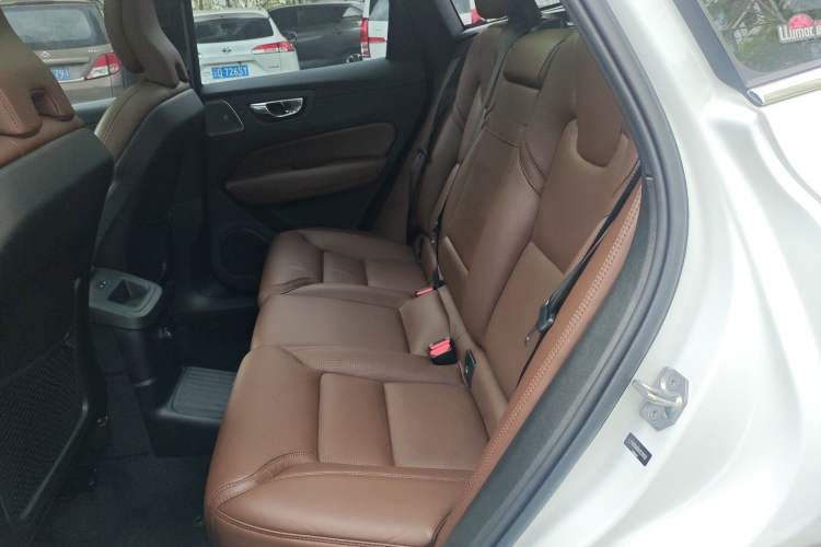 Used Volvo XC60 New Energy 2019 T8 E-Drive Hybrid Prestige Luxury Version China V Standard Left Rear Seat