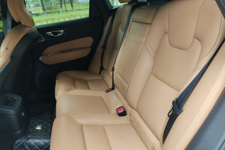 Used Volvo XC60 New Energy 2019 T8 E-Drive Hybrid Prestige Luxury Version China V Standard Left Rear Seat