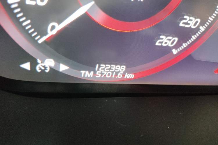 Used Volvo XC60 New Energy 2019 T8 E-Drive Hybrid Prestige Luxury Version China V Standard Odometer Close Up