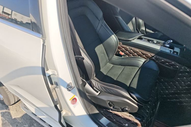 Used Volvo XC60 New Energy 2019 T8 E-Drive Hybrid Intelligent Luxury Sport Edition China V Standard Right Front Seat