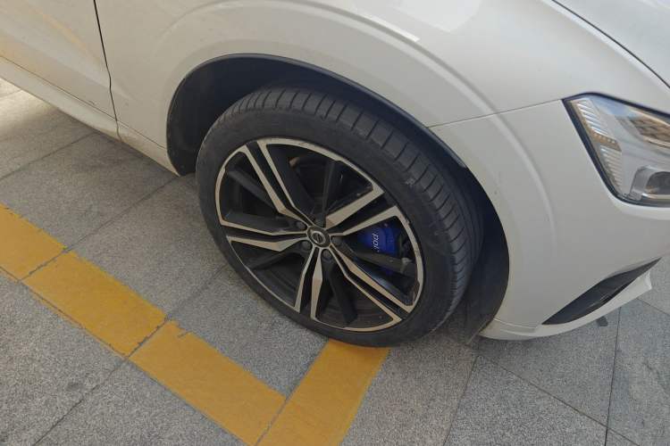Used Volvo XC60 New Energy 2019 T8 E-Drive Hybrid Intelligent Luxury Sport Edition China V Standard Right Front Wheel Hub