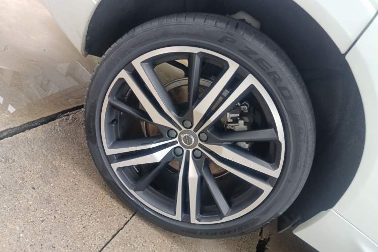 Used Volvo XC60 New Energy 2019 T8 E-Drive Hybrid Prestige Luxury Version China V Standard Right Rear Wheel Hub