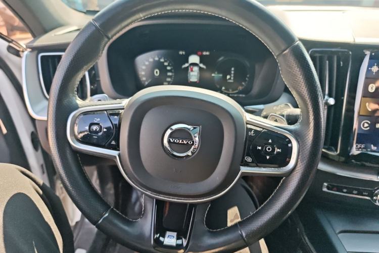 Used Volvo XC60 New Energy 2019 T8 E-Drive Hybrid Intelligent Luxury Sport Edition China V Standard Steering Wheel