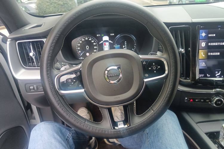 Used Volvo XC60 New Energy 2019 T8 E-Drive Hybrid Prestige Luxury Version China V Standard Steering Wheel
