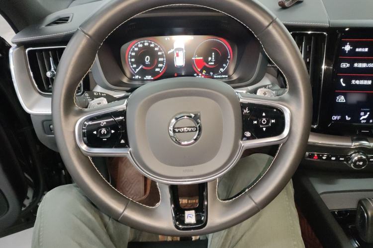 Used Volvo XC60 New Energy 2020 T8 eDrive Hybrid – Smart & Sporty Edition Steering Wheel