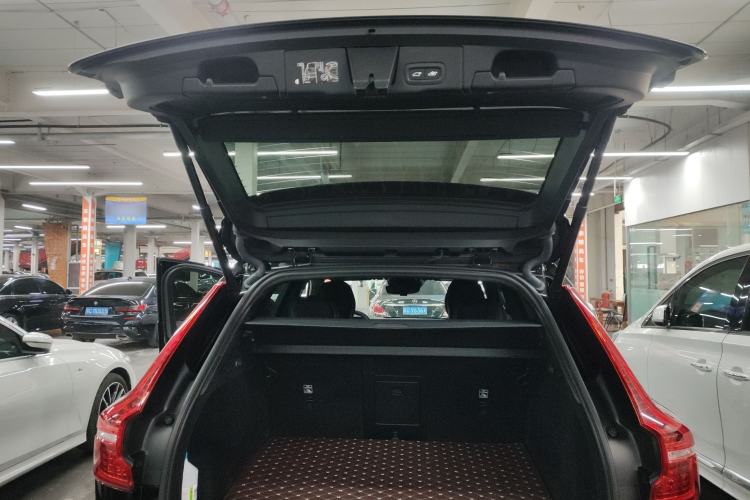 Used Volvo XC60 New Energy 2020 T8 eDrive Hybrid – Smart & Sporty Edition Trunk
