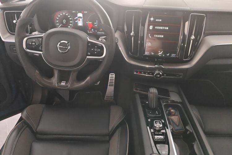 Used Volvo XC60 New Energy 2020 T8 eDrive Hybrid – Smart & Sporty Edition Center Console