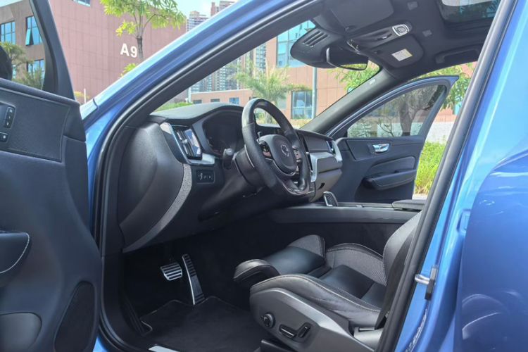 Used Volvo XC60 New Energy 2020 T8 eDrive Hybrid – Smart & Sporty Edition Interior 2