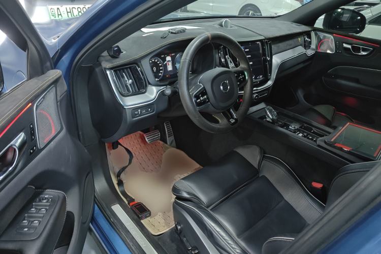 Used Volvo XC60 New Energy 2020 T8 eDrive Hybrid – Smart & Sporty Edition Interior 3