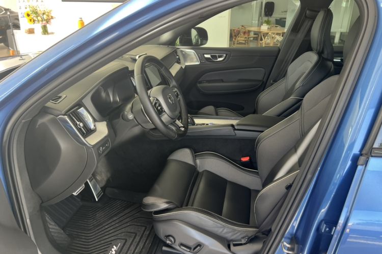 Used Volvo XC60 New Energy 2020 T8 eDrive Hybrid – Smart & Sporty Edition Interior 3