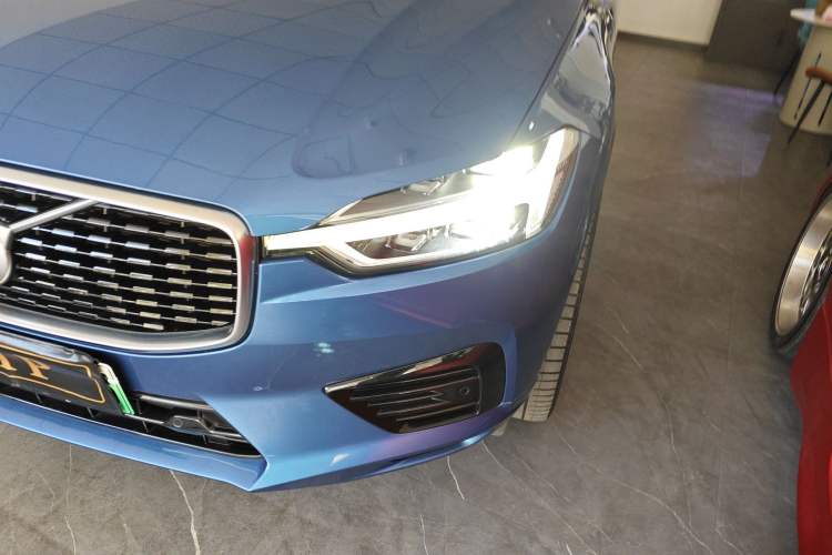 Used Volvo XC60 New Energy 2020 T8 eDrive Hybrid – Smart & Sporty Edition Left Front Headlight
