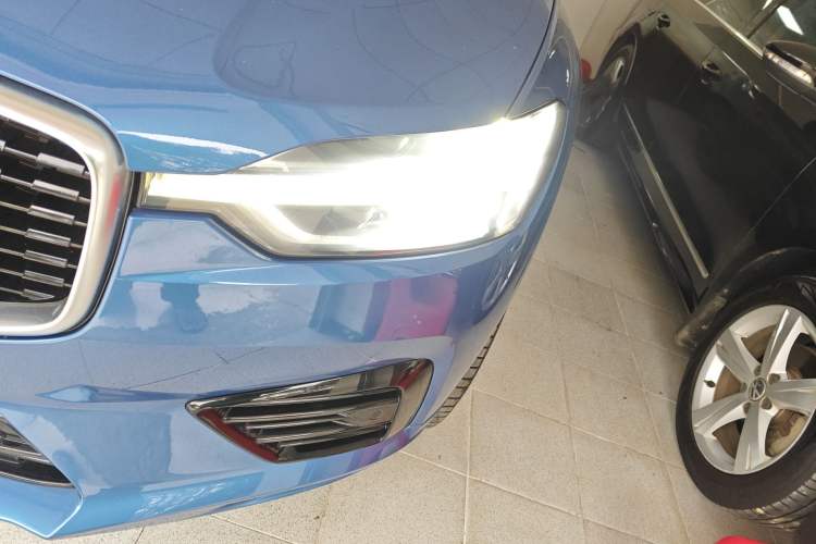 Used Volvo XC60 New Energy 2020 T8 eDrive Hybrid – Smart & Sporty Edition Left Front Headlight