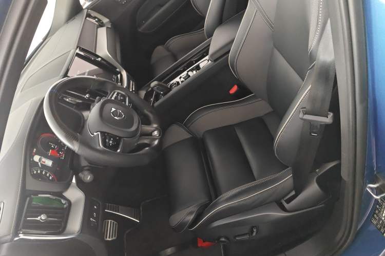 Used Volvo XC60 New Energy 2020 T8 eDrive Hybrid – Smart & Sporty Edition Left Front Seat