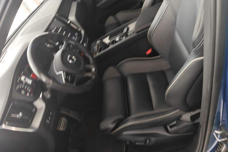 Used Volvo XC60 New Energy 2020 T8 eDrive Hybrid – Smart & Sporty Edition Left Front Seat