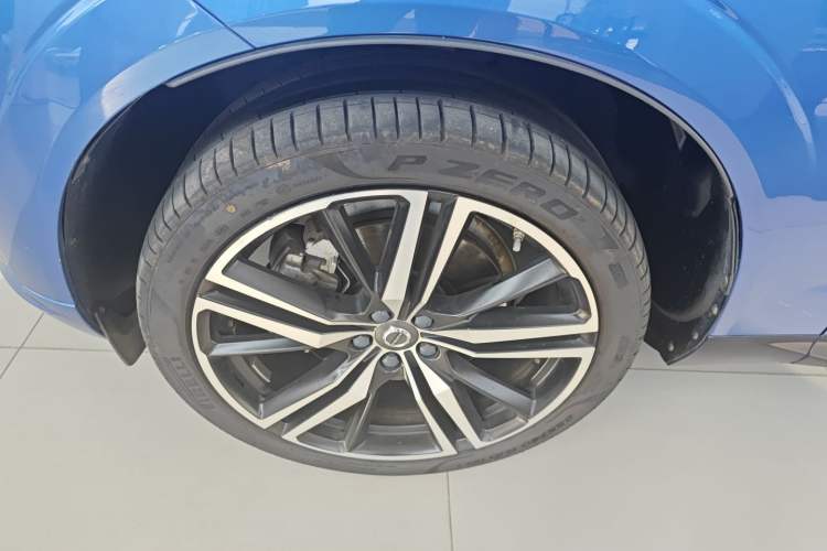 Used Volvo XC60 New Energy 2020 T8 eDrive Hybrid – Smart & Sporty Edition Left Front Wheel Hub