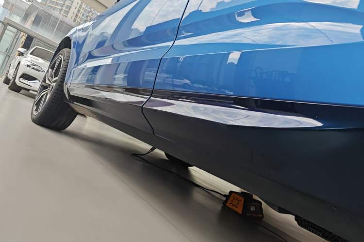 Used Volvo XC60 New Energy 2020 T8 eDrive Hybrid – Smart & Sporty Edition Left Side Sill