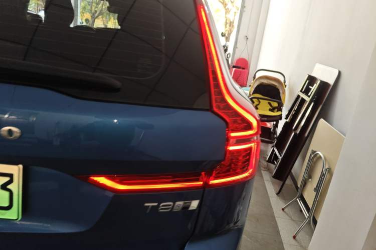 Used Volvo XC60 New Energy 2020 T8 eDrive Hybrid – Smart & Sporty Edition Right Rear Taillight