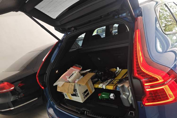 Used Volvo XC60 New Energy 2020 T8 eDrive Hybrid – Smart & Sporty Edition Trunk