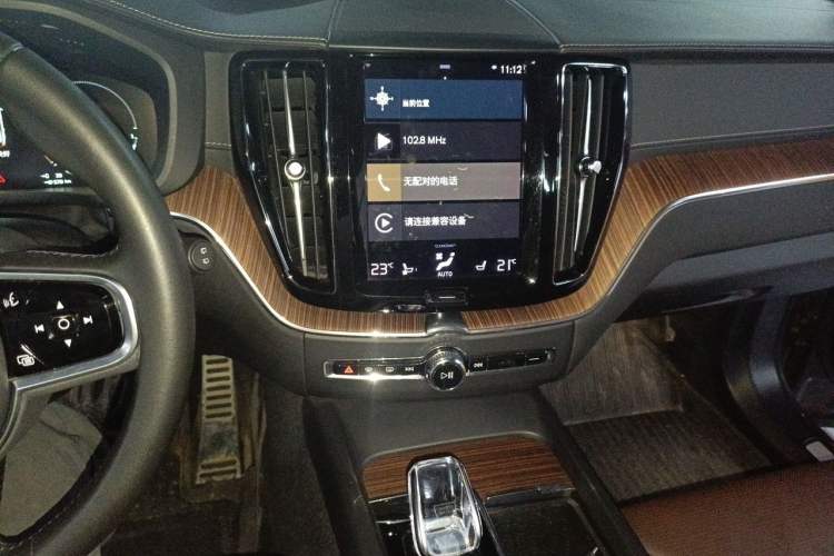 Used Volvo XC60 New Energy 2020 T8 eDrive Hybrid Luxury Edition Audio And AC Panel