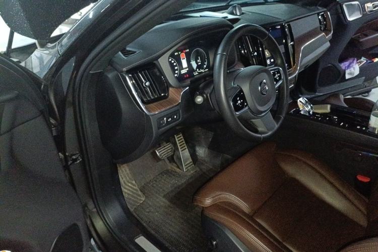 Used Volvo XC60 New Energy 2020 T8 eDrive Hybrid Luxury Edition Driver Seat