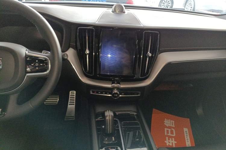 Used Volvo XC60 New Energy 2020 T8 eDrive Hybrid – Smart & Sporty Edition Audio And AC Panel