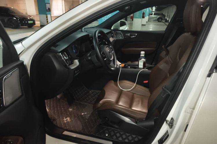Used Volvo XC60 New Energy 2020 T8 eDrive Hybrid Luxury Edition Driver Seat