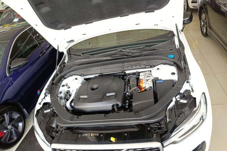 Used Volvo XC60 New Energy 2020 T8 eDrive Hybrid – Smart & Sporty Edition Engine Bay