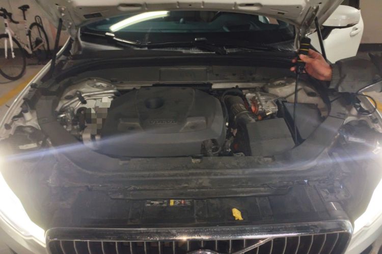 Used Volvo XC60 New Energy 2020 T8 eDrive Hybrid Luxury Edition Engine Bay