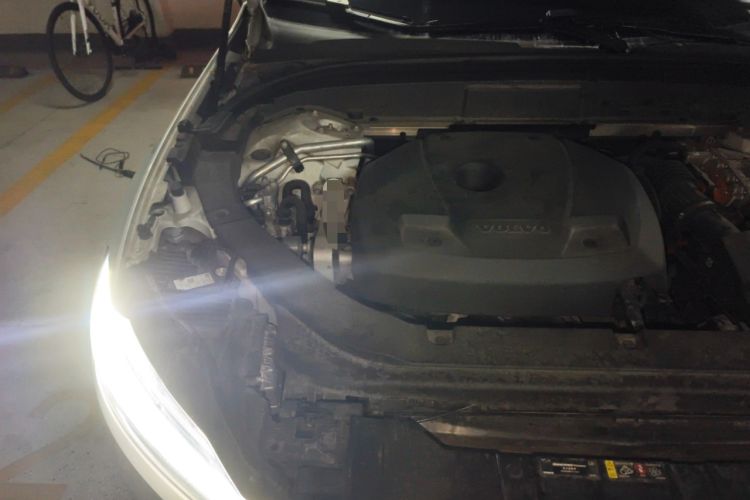 Used Volvo XC60 New Energy 2020 T8 eDrive Hybrid Luxury Edition Engine Bay Right