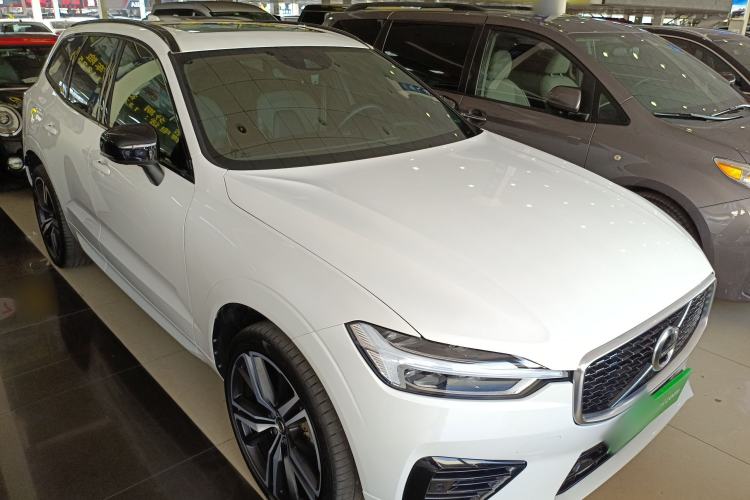 Used Volvo XC60 New Energy 2020 T8 eDrive Hybrid – Smart & Sporty Edition Front Right 45 Deg