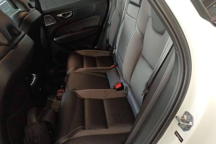 Used Volvo XC60 New Energy 2020 T8 eDrive Hybrid – Smart & Sporty Edition Left Rear Seat