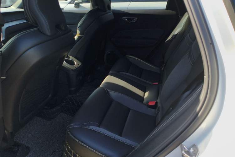 Used Volvo XC60 New Energy 2020 T8 eDrive Hybrid – Smart & Sporty Edition Left Rear Seat