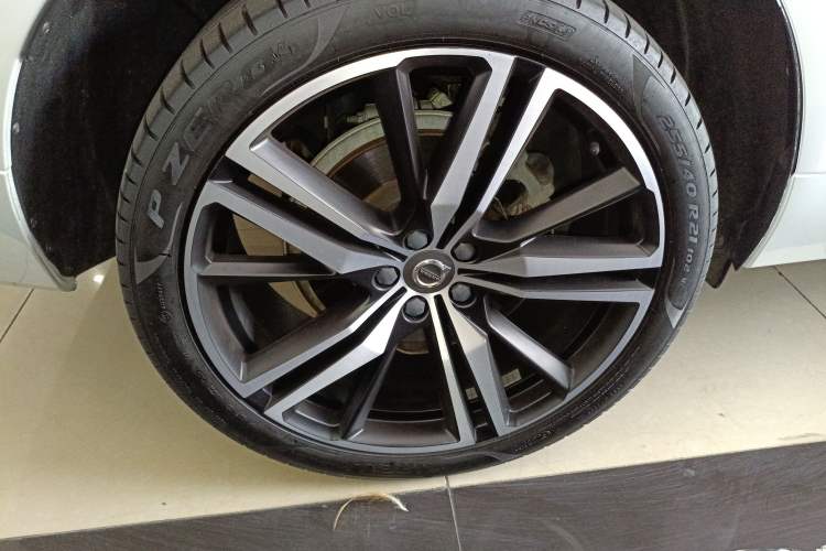 Used Volvo XC60 New Energy 2020 T8 eDrive Hybrid – Smart & Sporty Edition Right Rear Wheel Hub