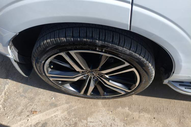 Used Volvo XC60 New Energy 2020 T8 eDrive Hybrid – Smart & Sporty Edition Right Rear Wheel Hub