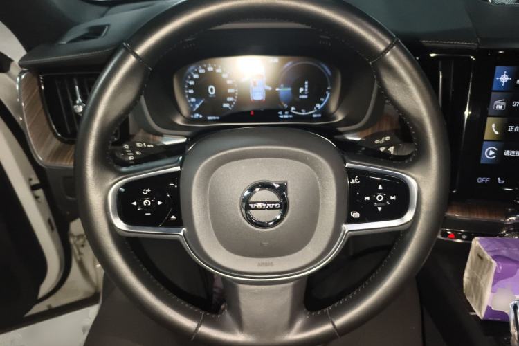 Used Volvo XC60 New Energy 2020 T8 eDrive Hybrid Luxury Edition Steering Wheel