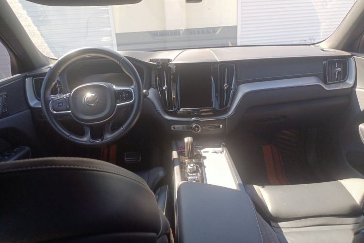 Used Volvo XC60 New Energy 2021 T8 E-Drive Hybrid Smart & Dynamic Edition Center Console