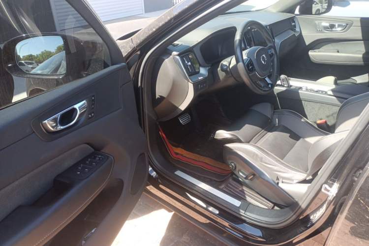 Used Volvo XC60 New Energy 2021 T8 E-Drive Hybrid Smart & Dynamic Edition Driver Seat