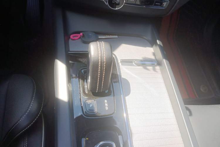 Used Volvo XC60 New Energy 2021 T8 E-Drive Hybrid Smart & Dynamic Edition Gear Lever