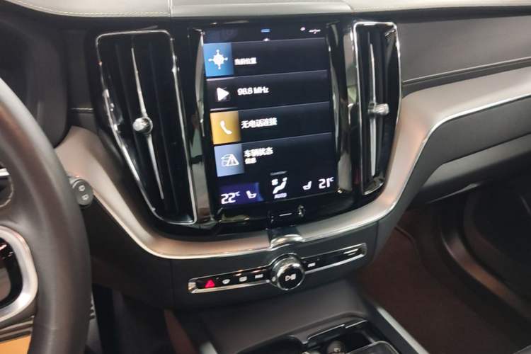Used Volvo XC60 New Energy 2021 T8 E-Drive Hybrid Smart & Dynamic Edition Audio And AC Panel