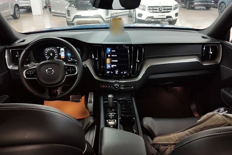 Used Volvo XC60 New Energy 2021 T8 E-Drive Hybrid Smart & Dynamic Edition Center Console