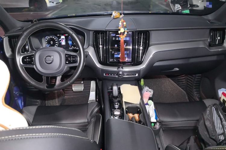 Used Volvo XC60 New Energy 2021 T8 E-Drive Hybrid Smart & Dynamic Edition Center Console