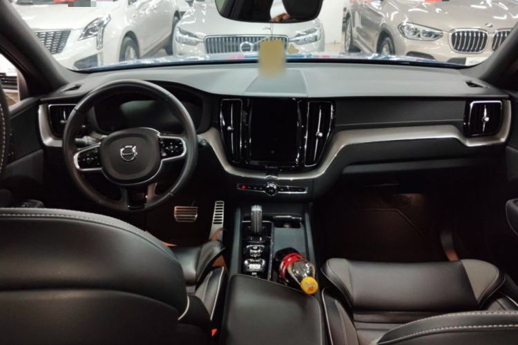 Used Volvo XC60 New Energy 2021 T8 E-Drive Hybrid Smart & Dynamic Edition Center Console