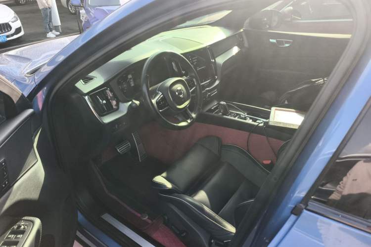 Used Volvo XC60 New Energy 2021 T8 E-Drive Hybrid Smart & Dynamic Edition Driver Seat