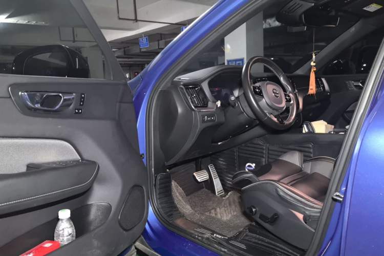 Used Volvo XC60 New Energy 2021 T8 E-Drive Hybrid Smart & Dynamic Edition Driver Seat