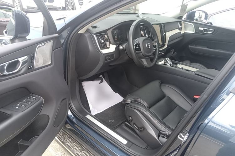 Used Volvo XC60 New Energy 2021 T8 e-Drive Hybrid Luxury Edition Driver Seat